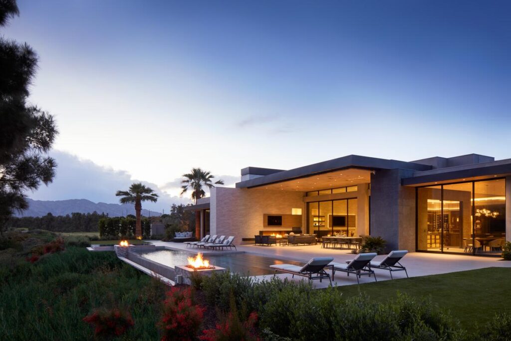 Modern Palm Springs Residence by Penny Drue Baird